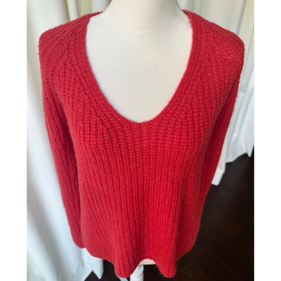 Rag & Bone Joseph Wool Blend V-Neck Sweater in Bright Coral, Size Small - Picture 5 of 14